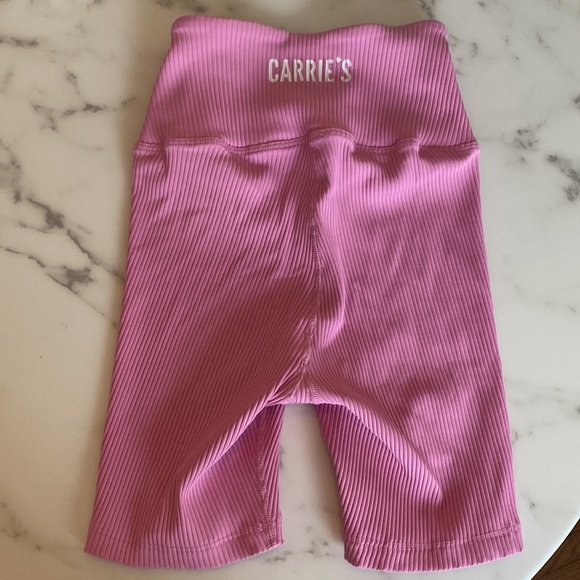 Year of Ours x Carrie’s Pilates pink workout compression shorts size XS - Picture 3 of 4
